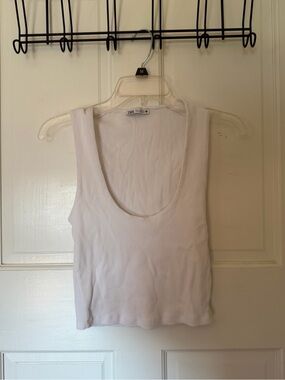 ZARA White Ribbed Scoop Tank